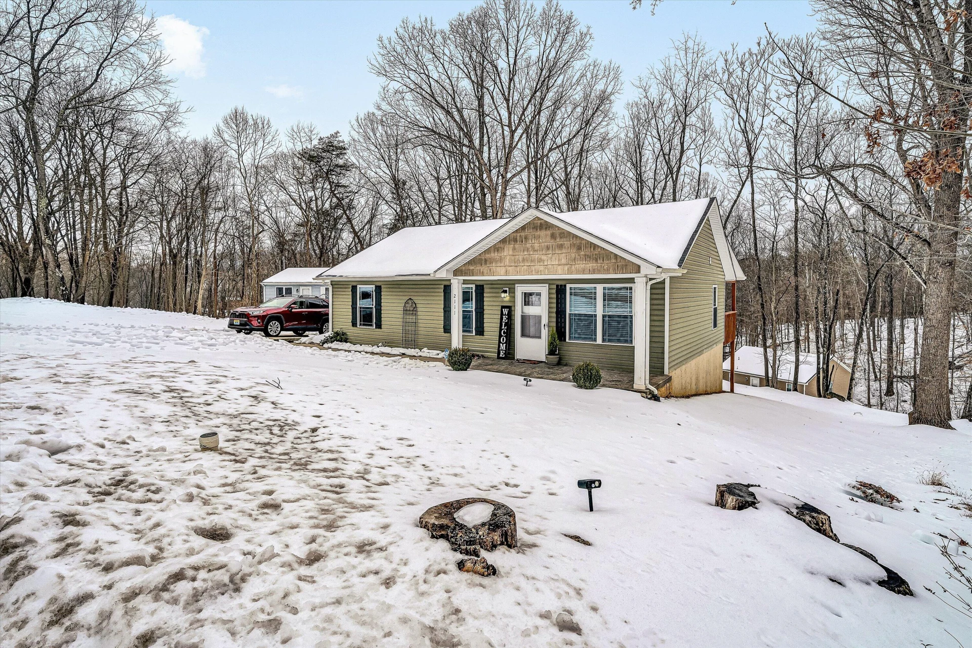 2111 Woodland RD SE - Photo 2