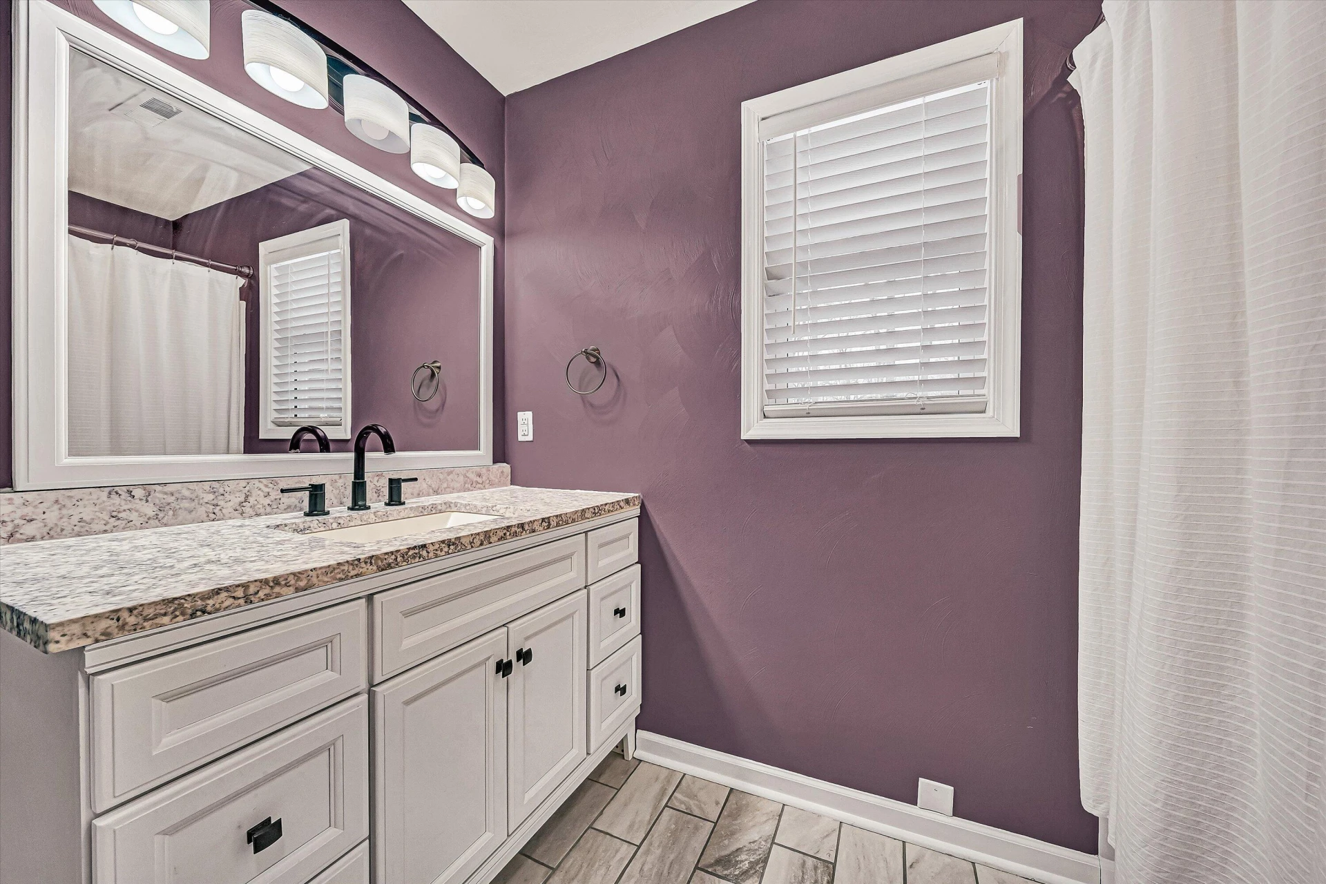 2111 Woodland RD SE - Photo 23