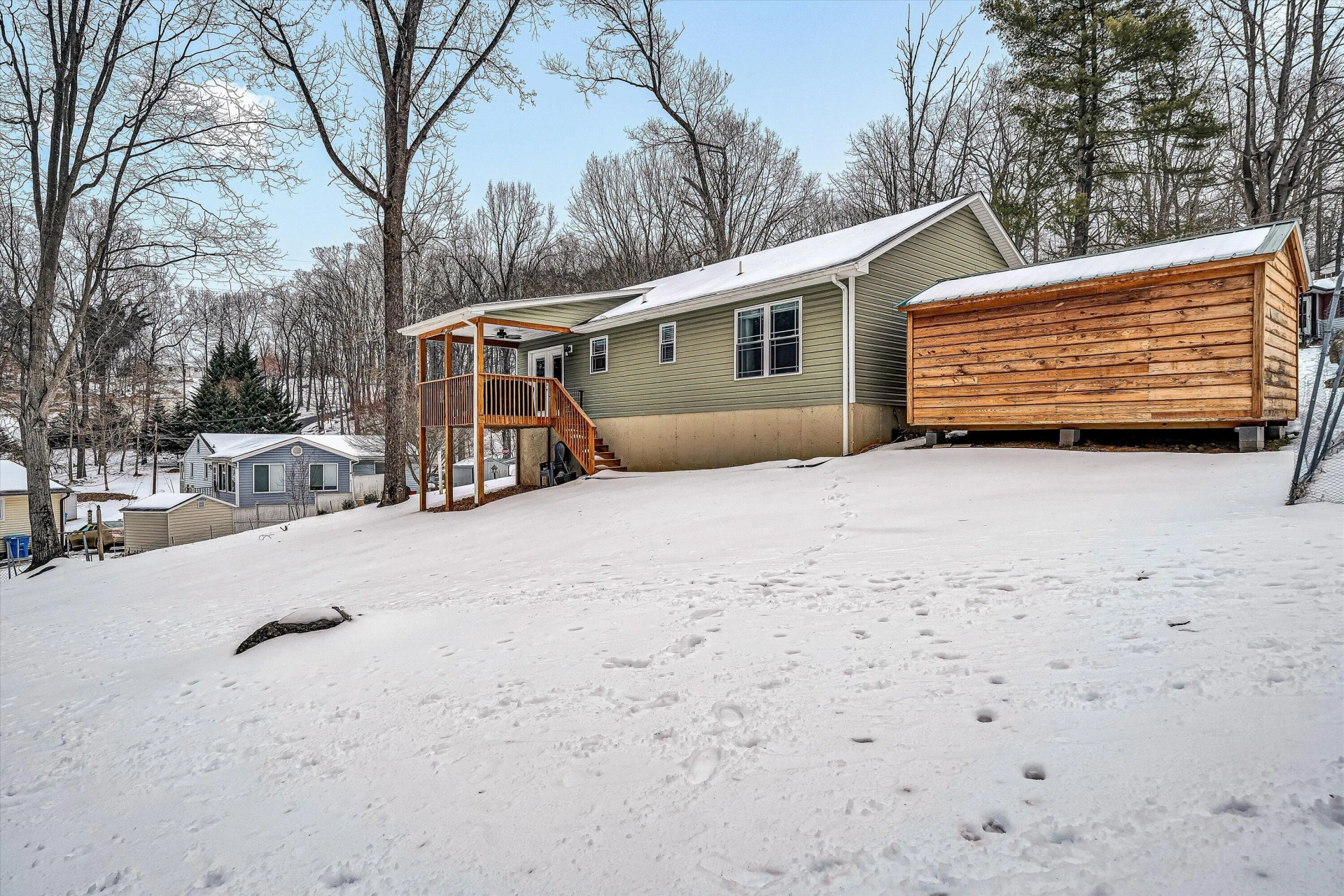 2111 Woodland RD SE - Photo 26