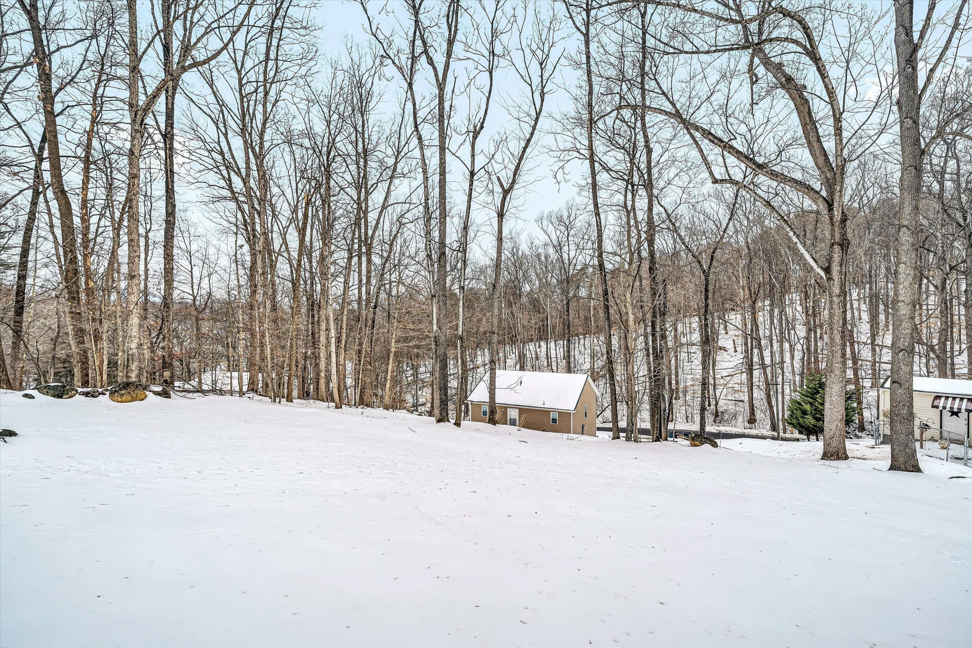 2111 Woodland RD SE - Photo 28