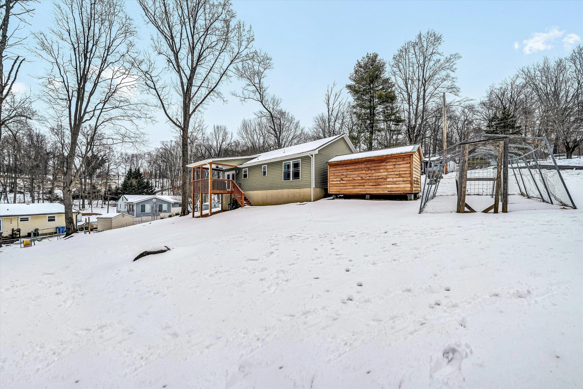 2111 Woodland RD SE - Photo 29