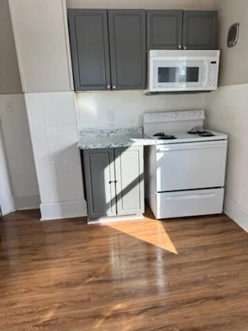 3110 Shenandoah Valley AVE NE - Photo 3