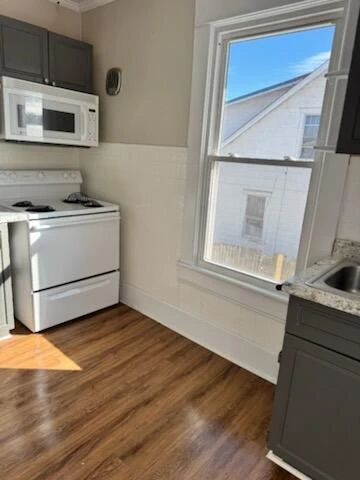 3110 Shenandoah Valley AVE NE - Photo 4
