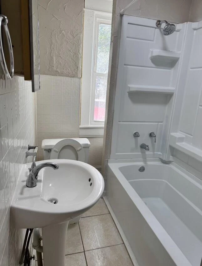 3110 Shenandoah Valley AVE NE - Photo 7