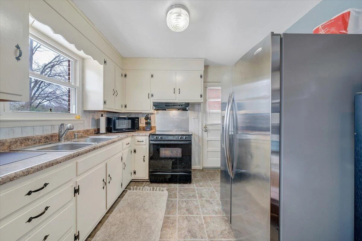 4644 Desi RD NW - Photo 10