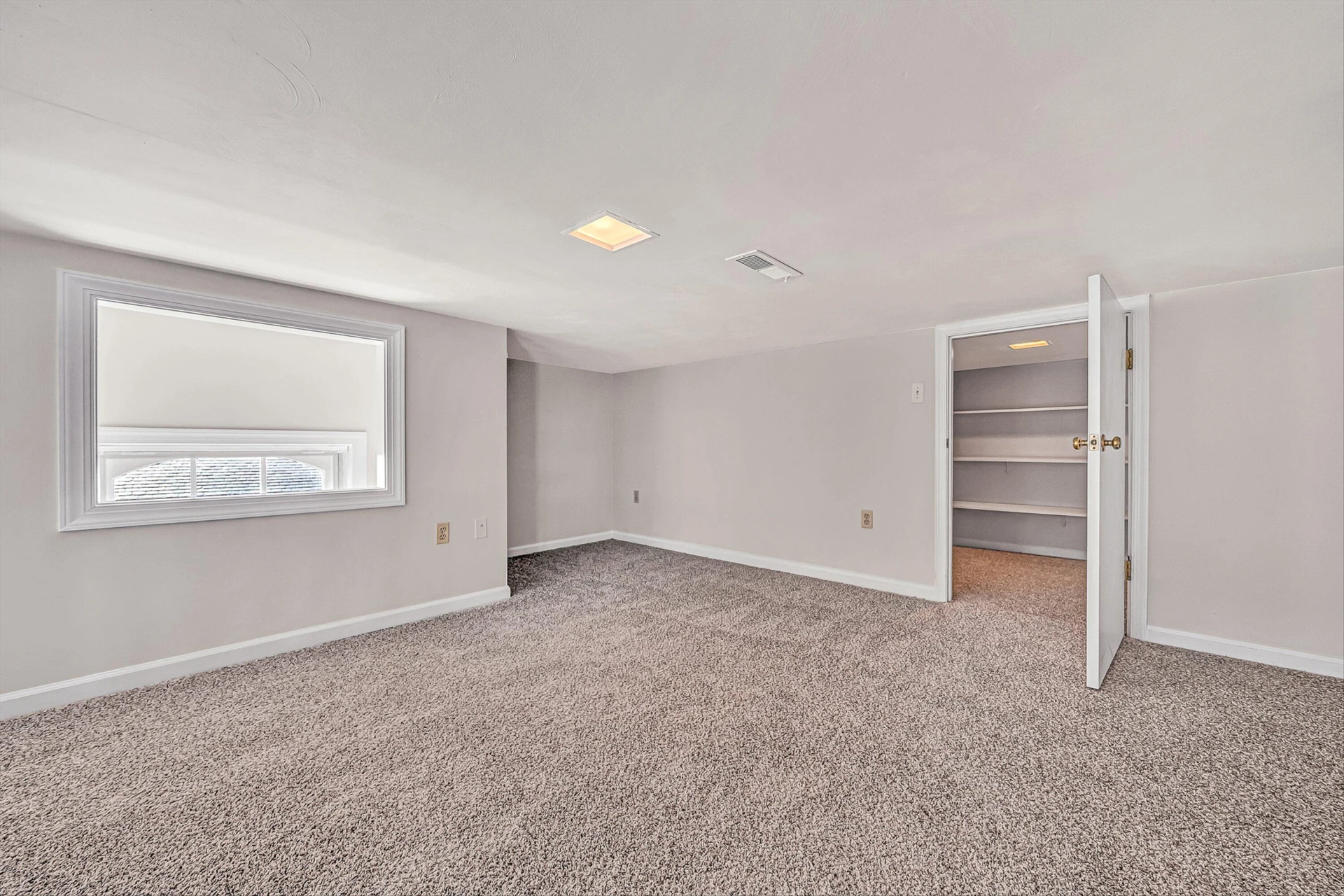 129 Academy ST - Photo 15