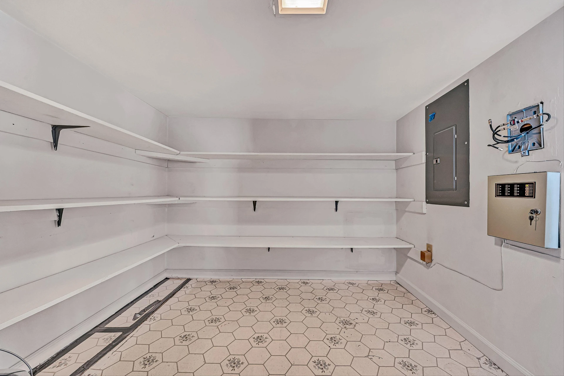 129 Academy ST - Photo 20