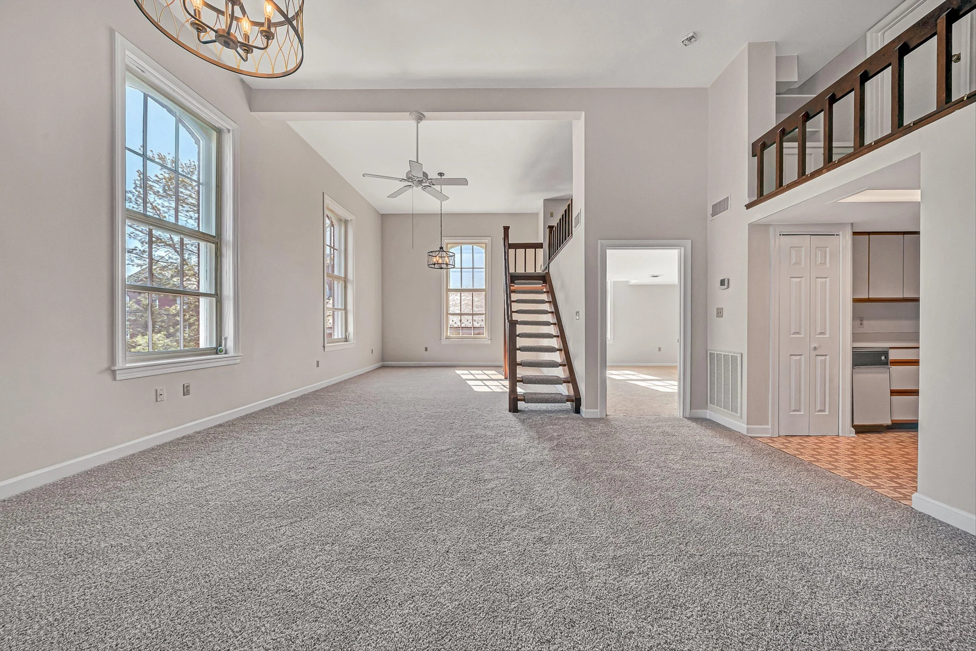 129 Academy ST - Photo 4