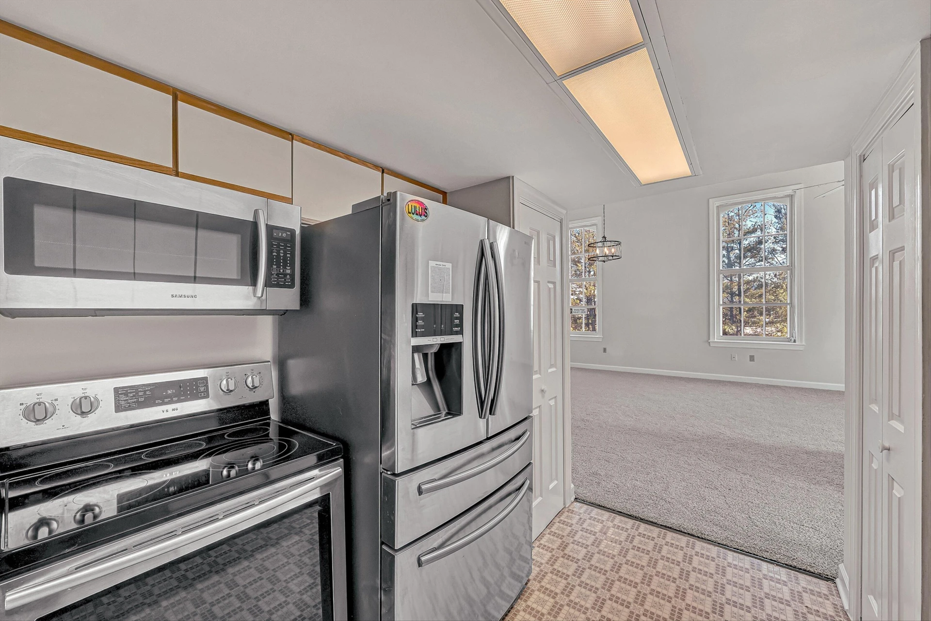 129 Academy ST - Photo 5