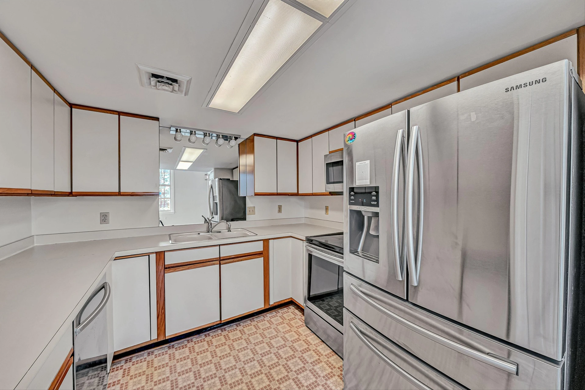 129 Academy ST - Photo 6