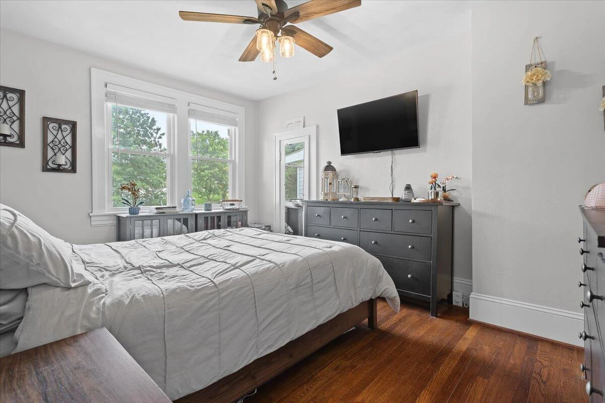 1639 Sunset AVE - Photo 11