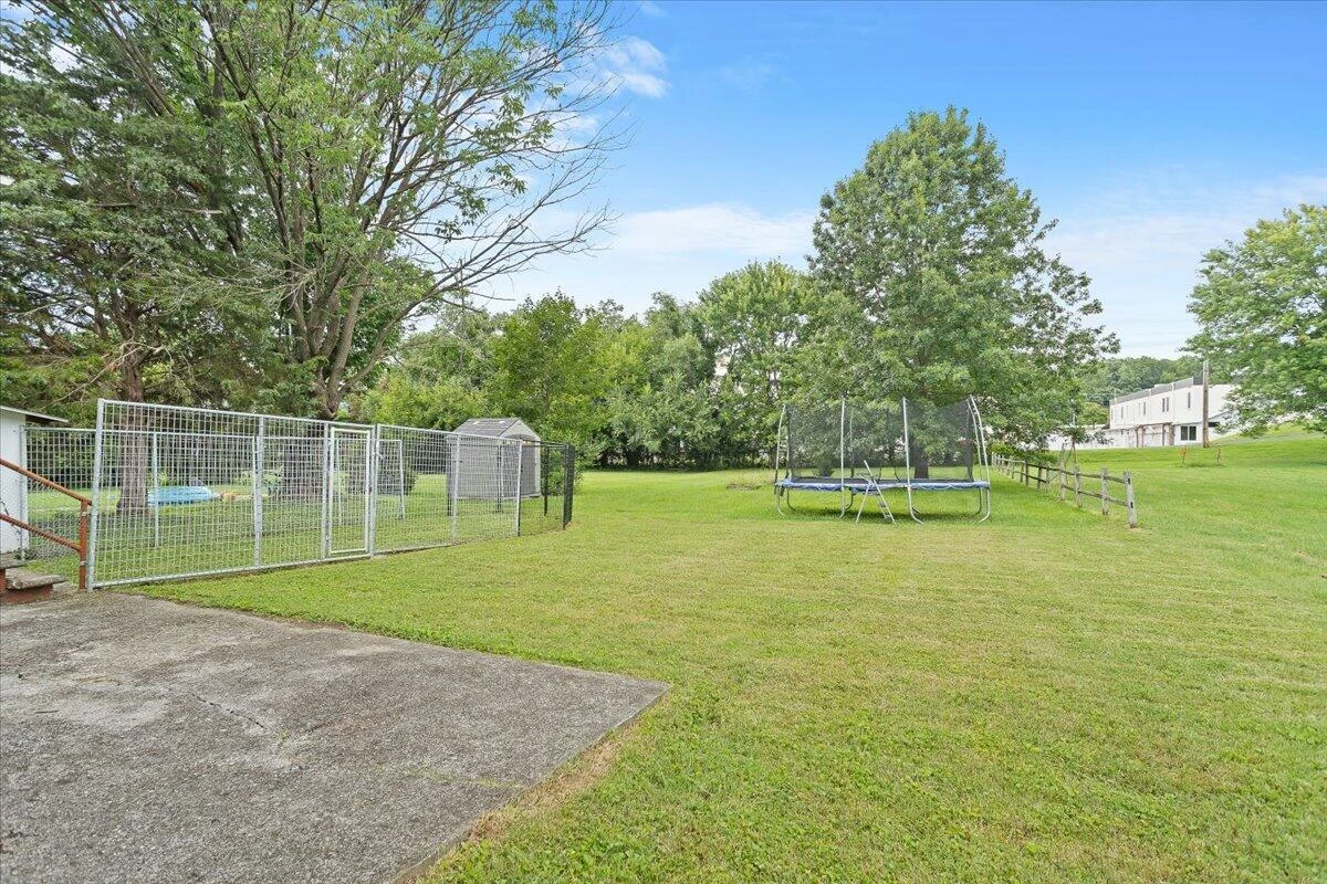 1639 Sunset AVE - Photo 30