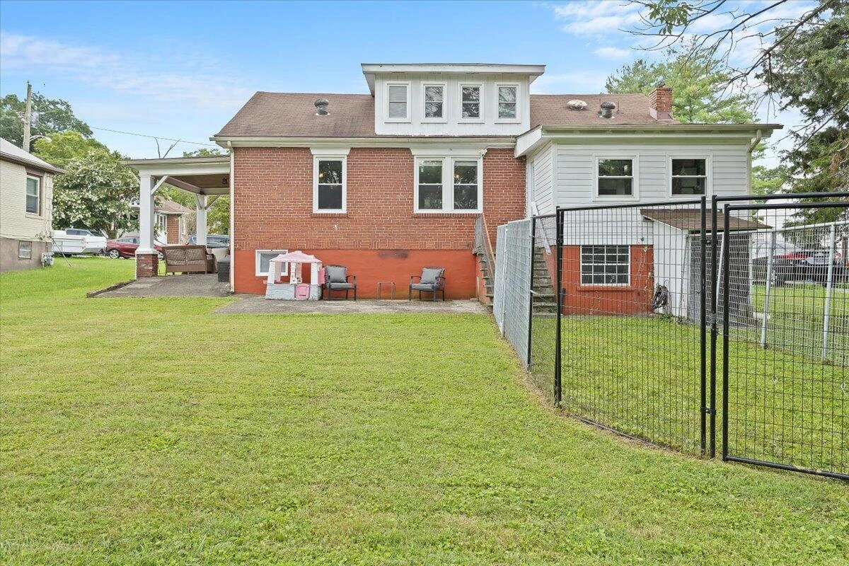 1639 Sunset AVE - Photo 34