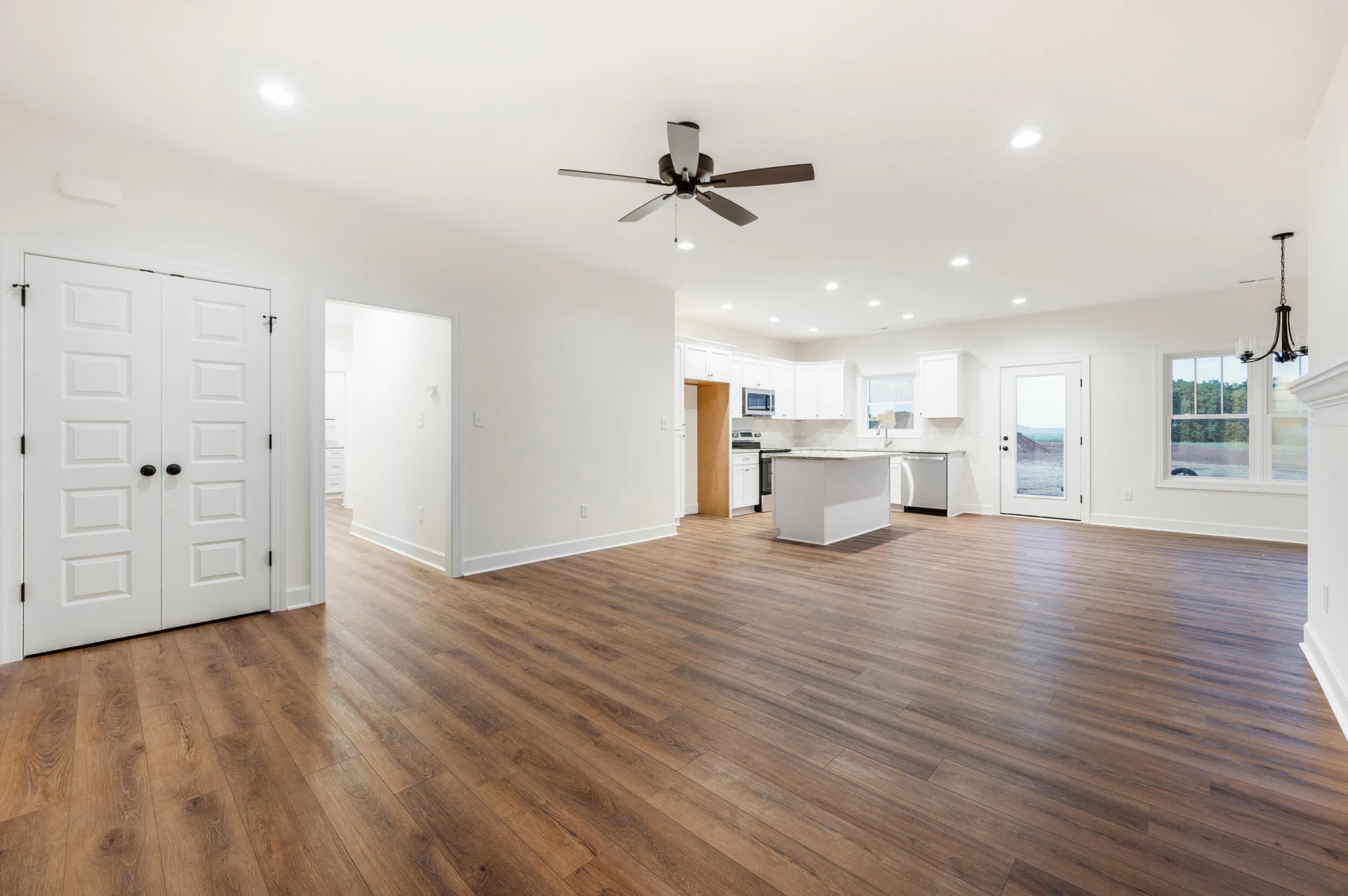 10480 Leesville RD - Photo 12
