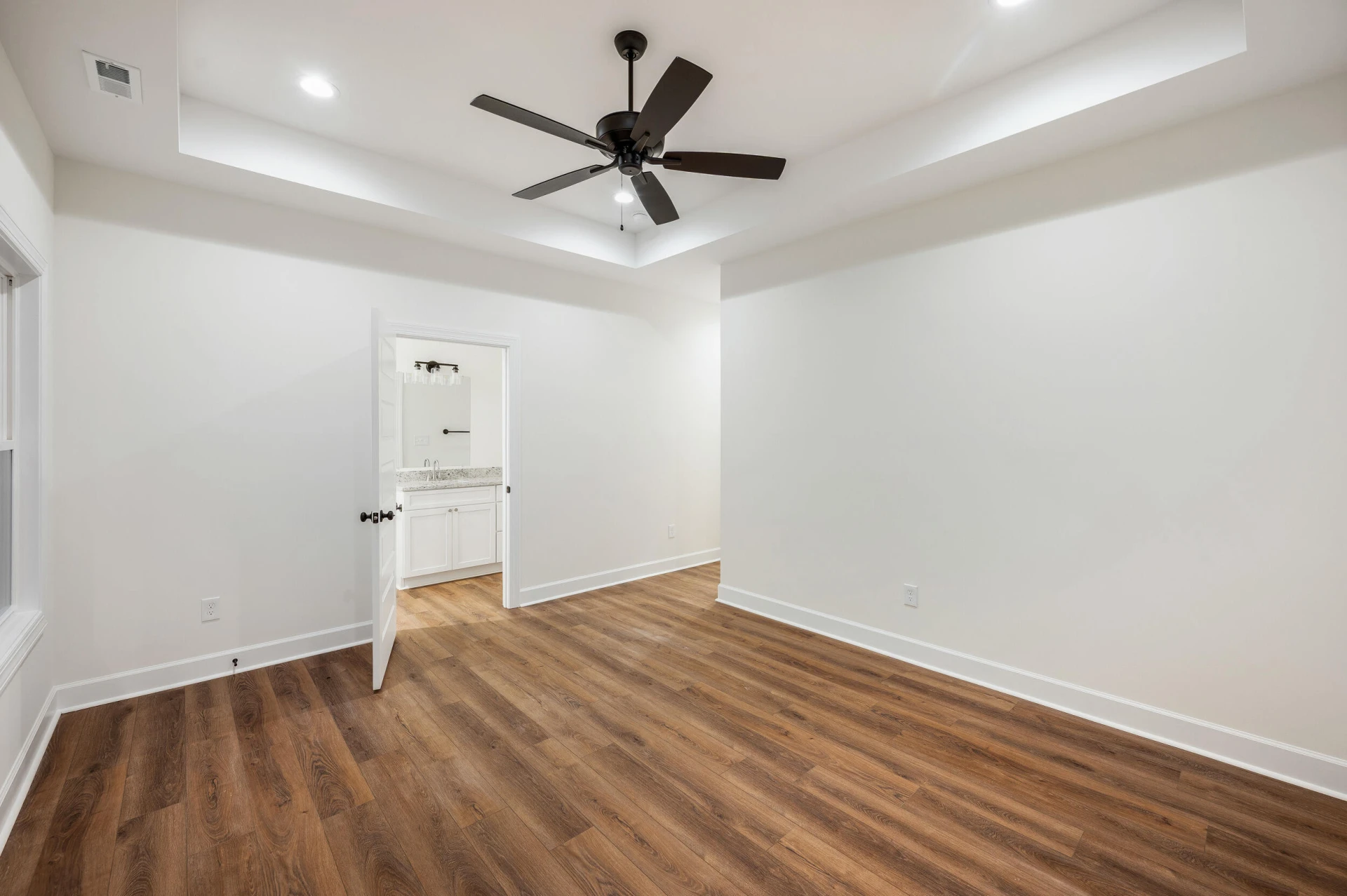10480 Leesville RD - Photo 23