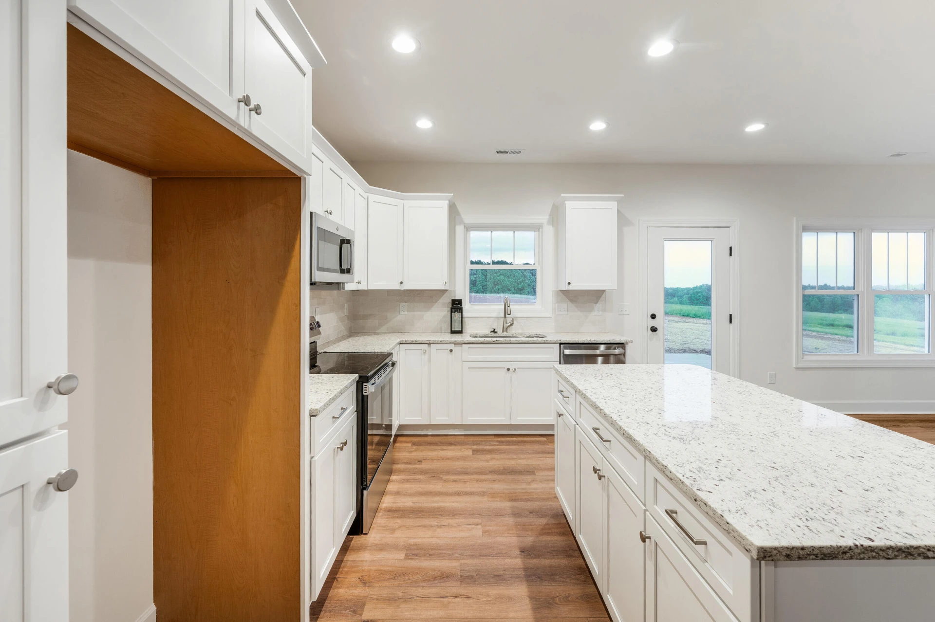 10480 Leesville RD - Photo 5