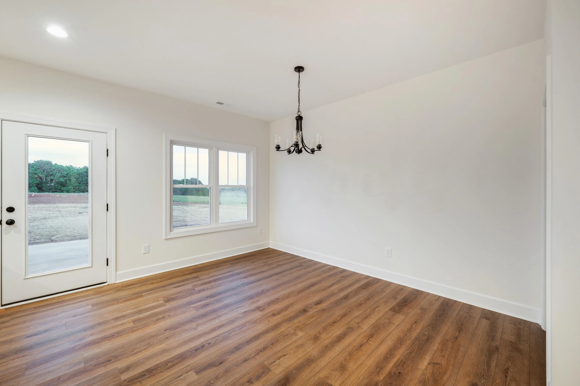 10480 Leesville RD - Photo 8