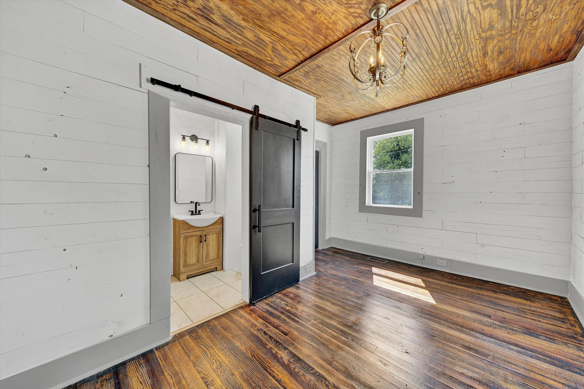 402 7th ST - Photo 15