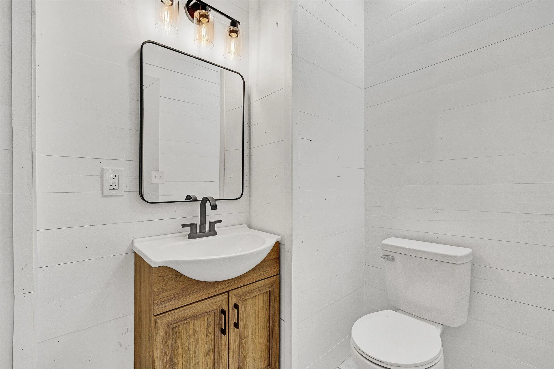 402 7th ST - Photo 17