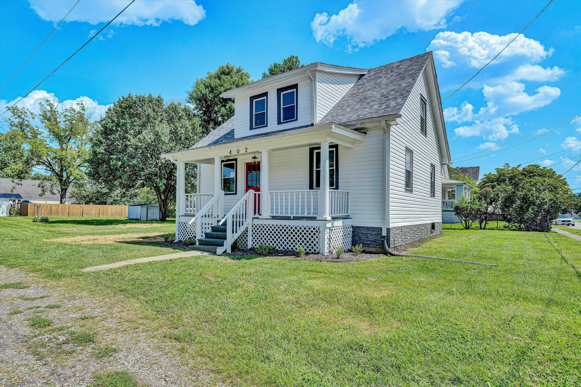 402 7th ST - Photo 2