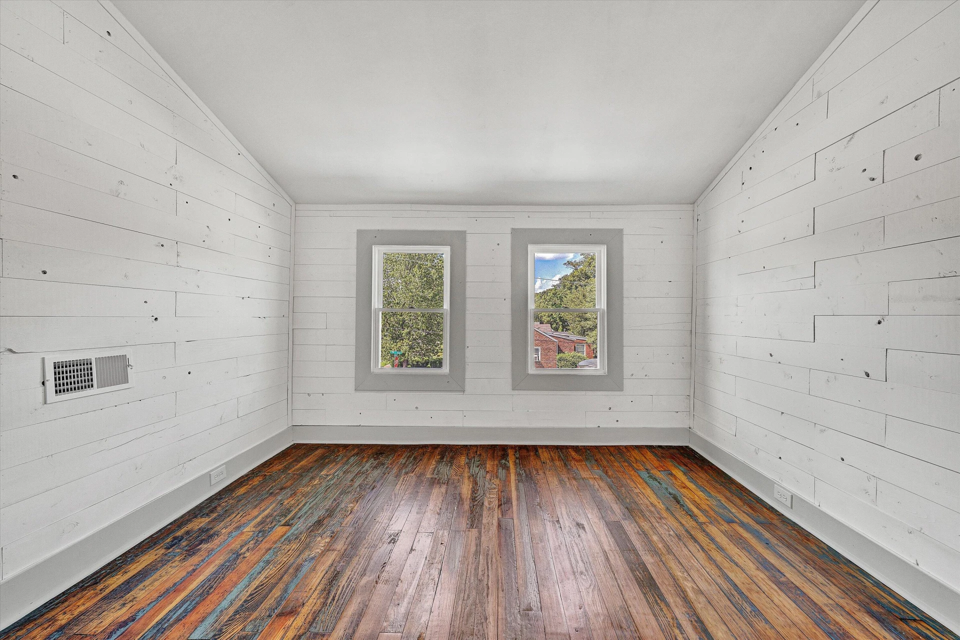 402 7th ST - Photo 26