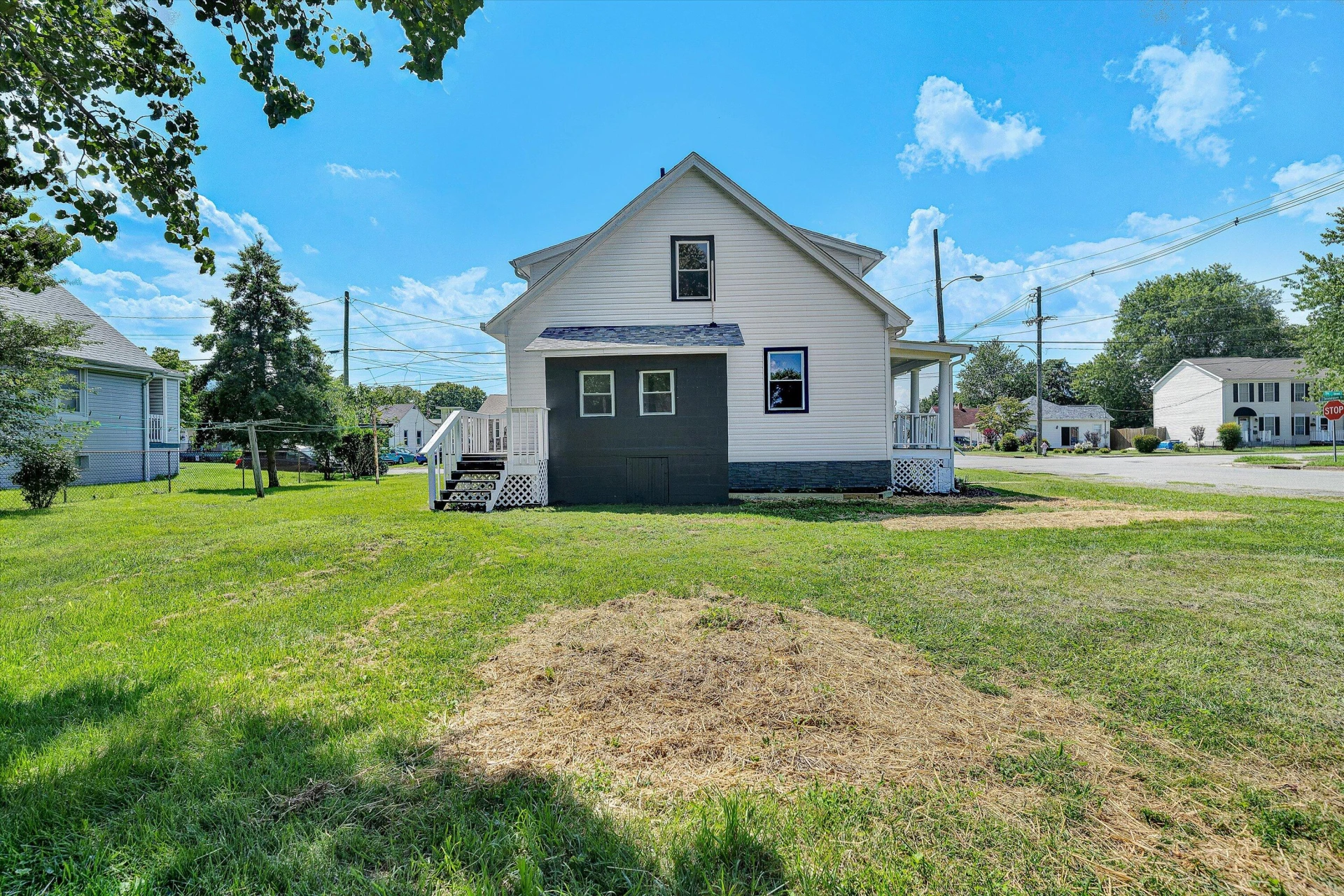 402 7th ST - Photo 32