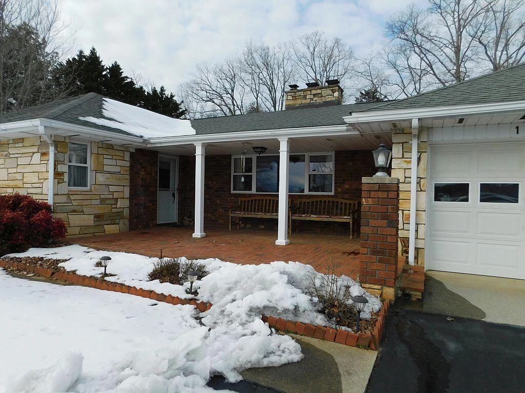 150 Wescott RD - Photo 4