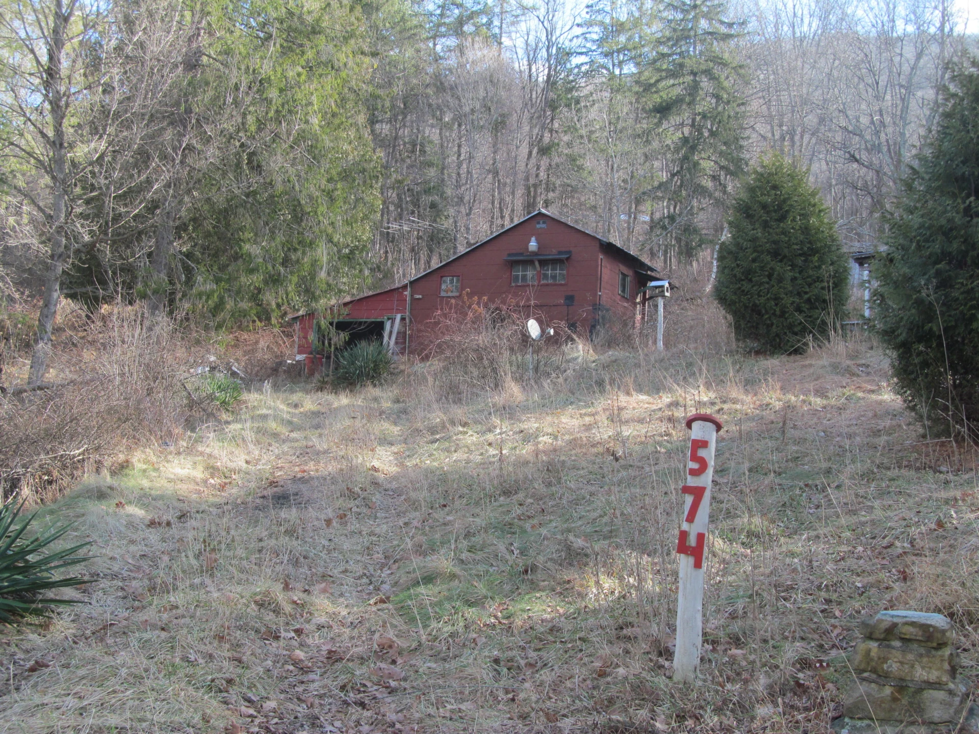 574 Grandview RD - Photo 2