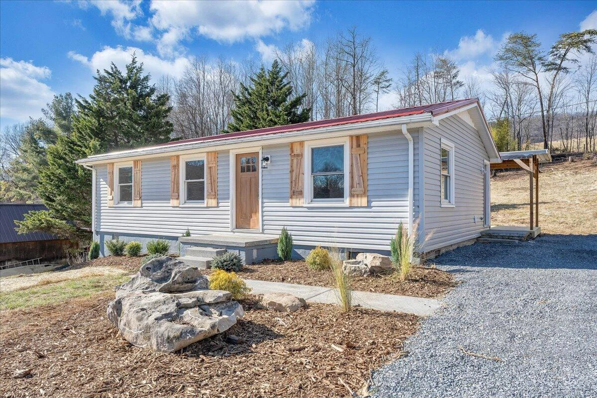 1572 Little Catawba Creek RD