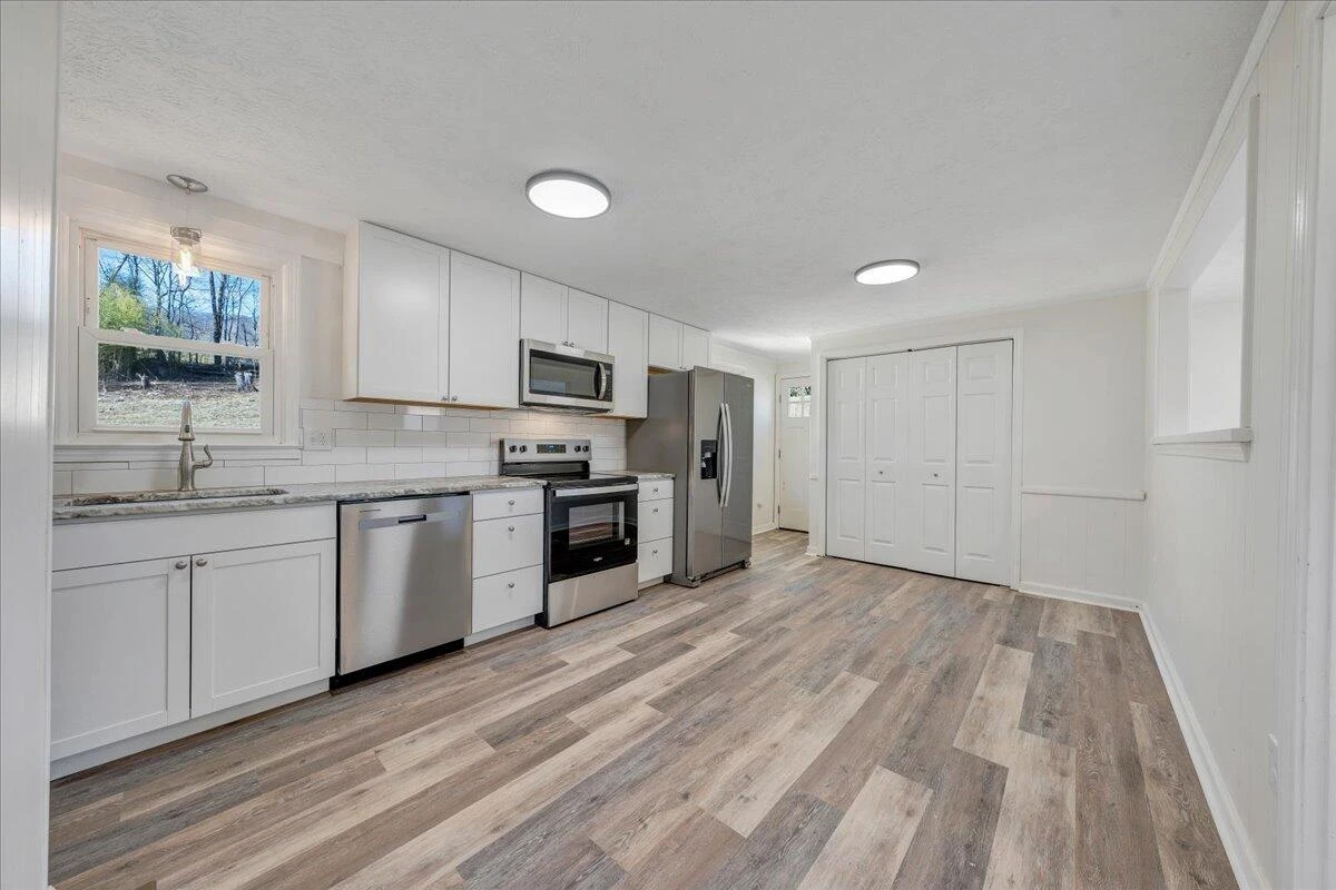 1572 Little Catawba Creek RD - Photo 11
