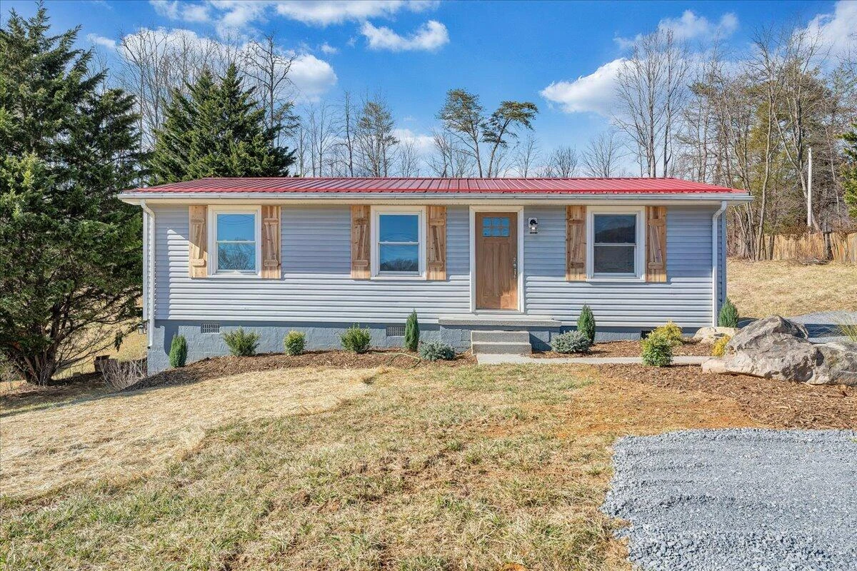1572 Little Catawba Creek RD - Photo 2