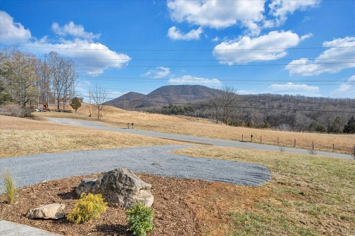 1572 Little Catawba Creek RD - Photo 3
