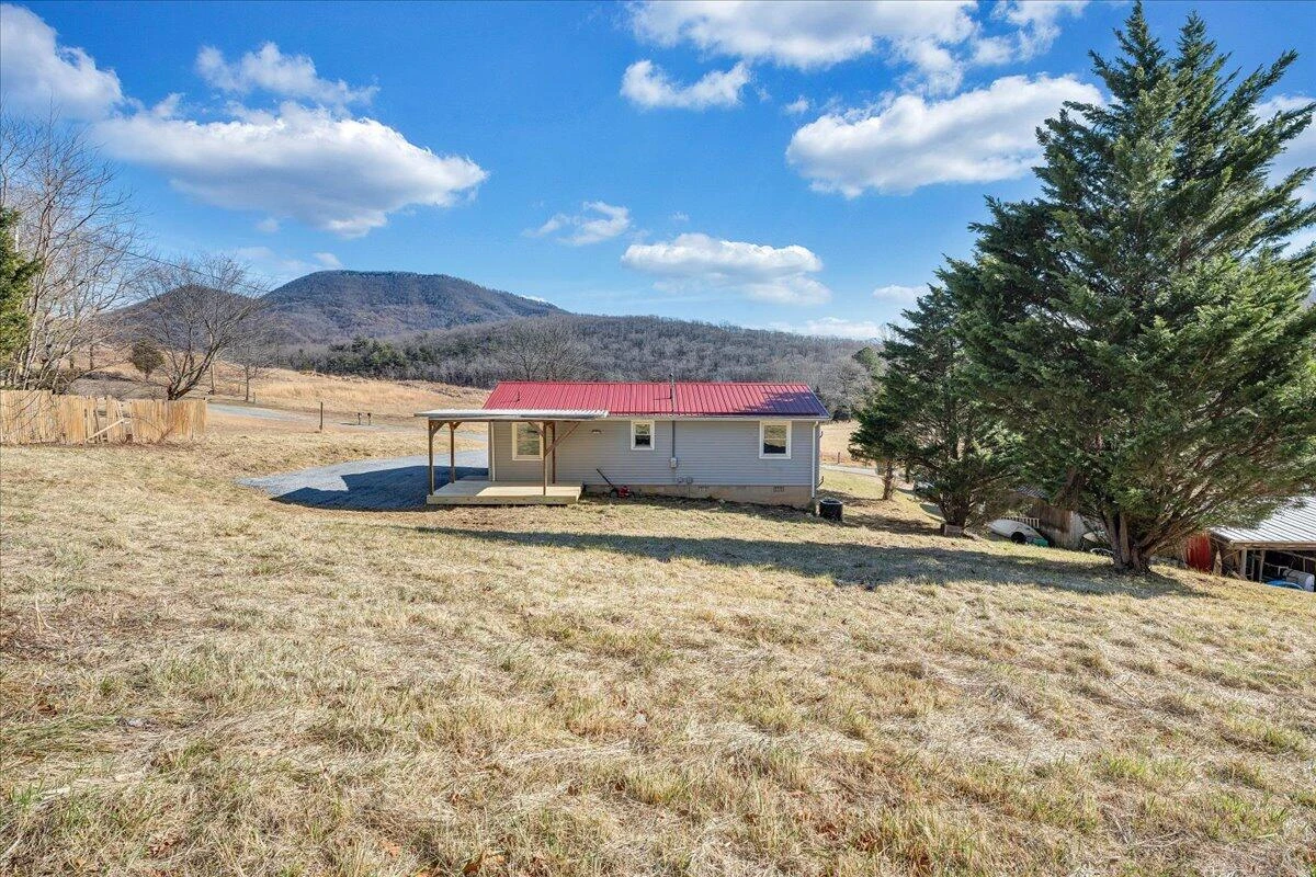 1572 Little Catawba Creek RD - Photo 30