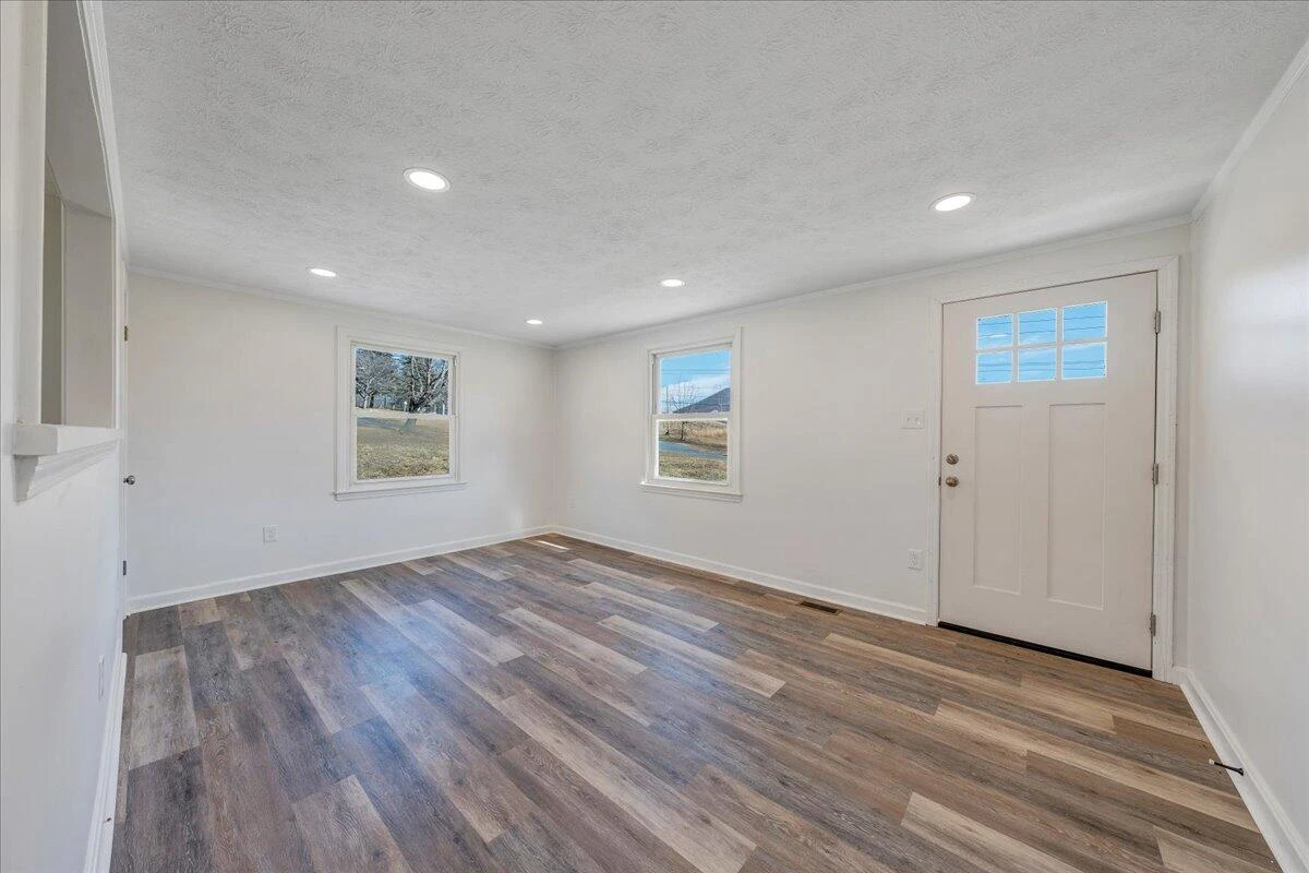 1572 Little Catawba Creek RD - Photo 6