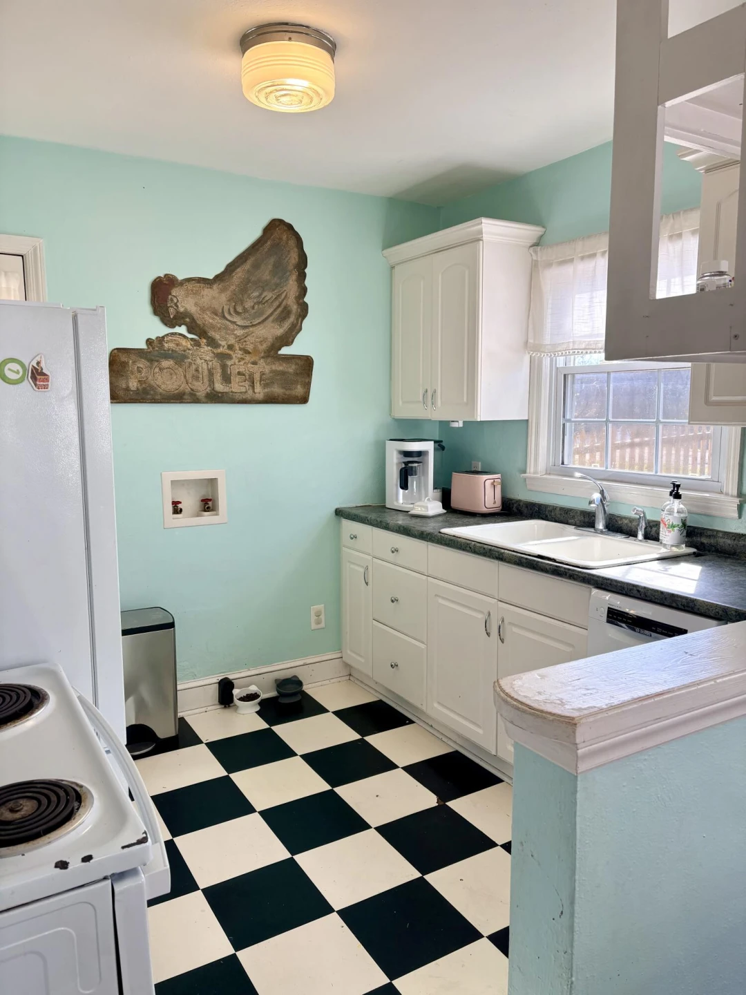 739 Brandon AVE SW - Photo 2