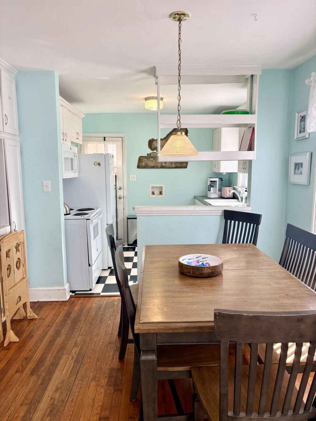 739 Brandon AVE SW - Photo 3