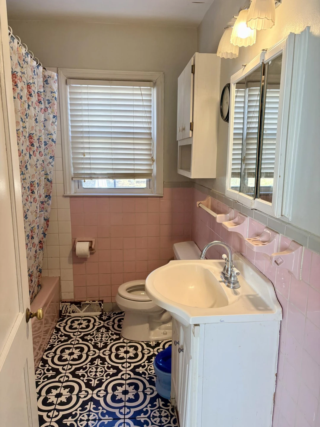 739 Brandon AVE SW - Photo 9