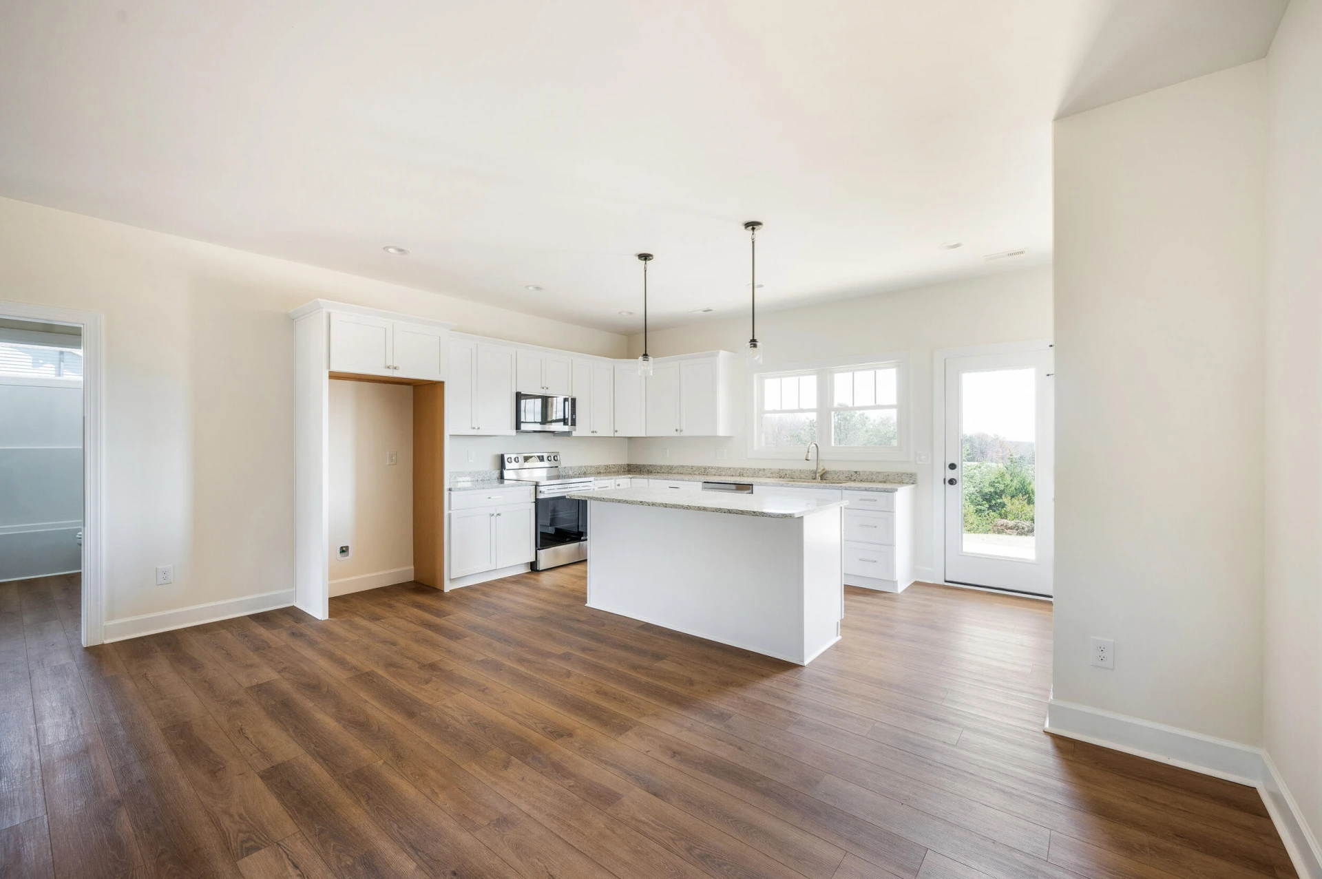 10578 Leesville RD - Photo 9