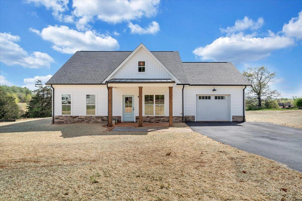 1739 Burnt Chimney RD