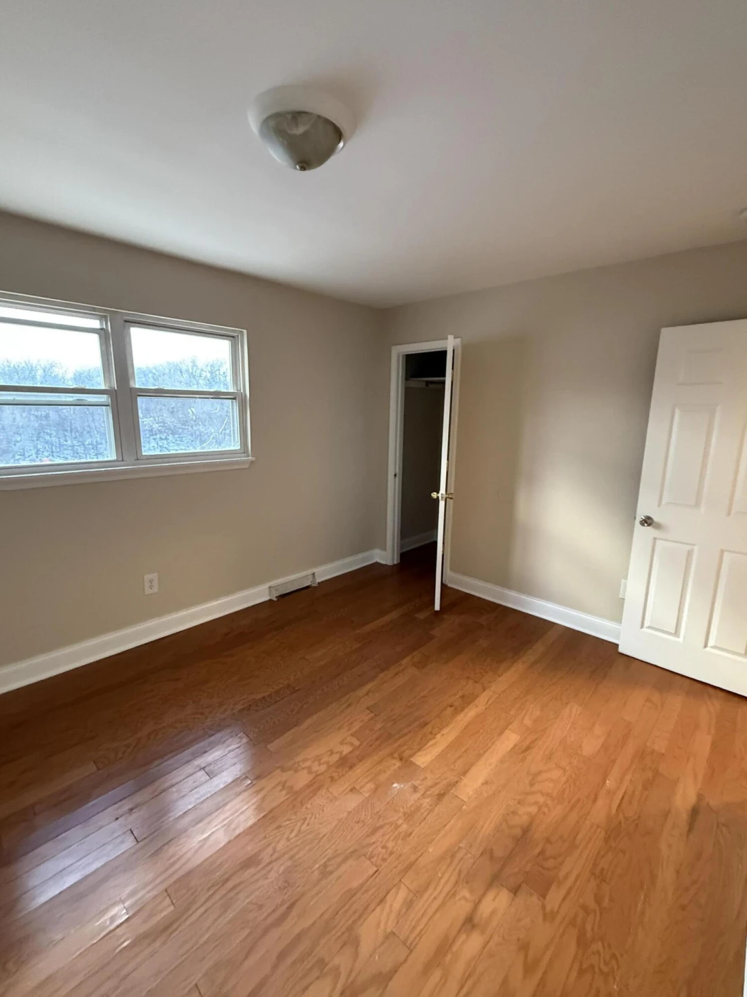 1608 Eastern AVE NE - Photo 11