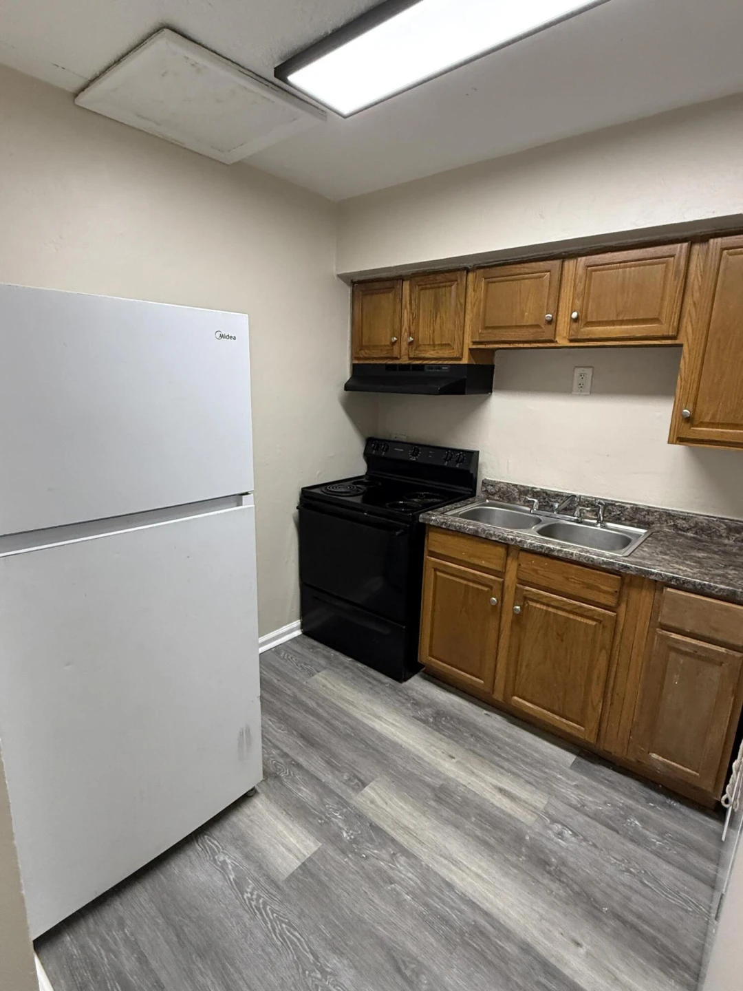 1608 Eastern AVE NE - Photo 16