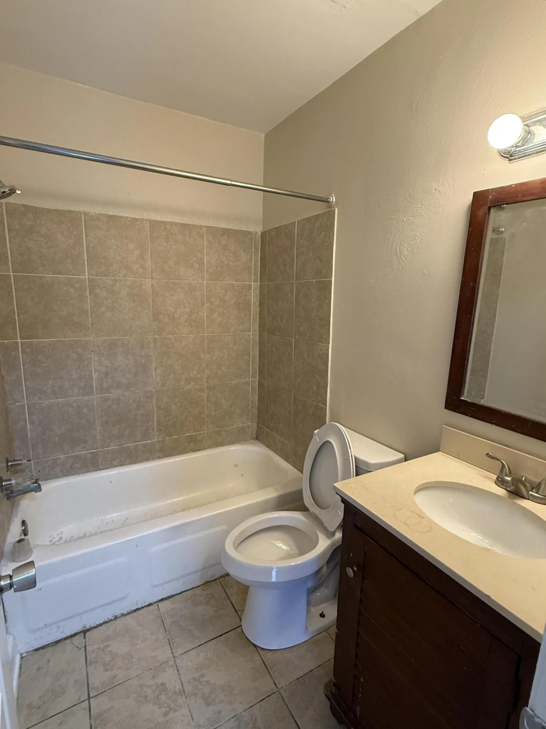 1608 Eastern AVE NE - Photo 18