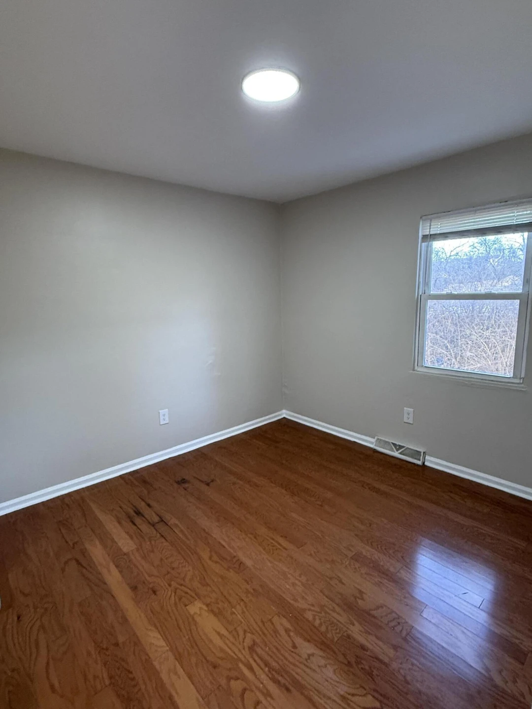 1608 Eastern AVE NE - Photo 19