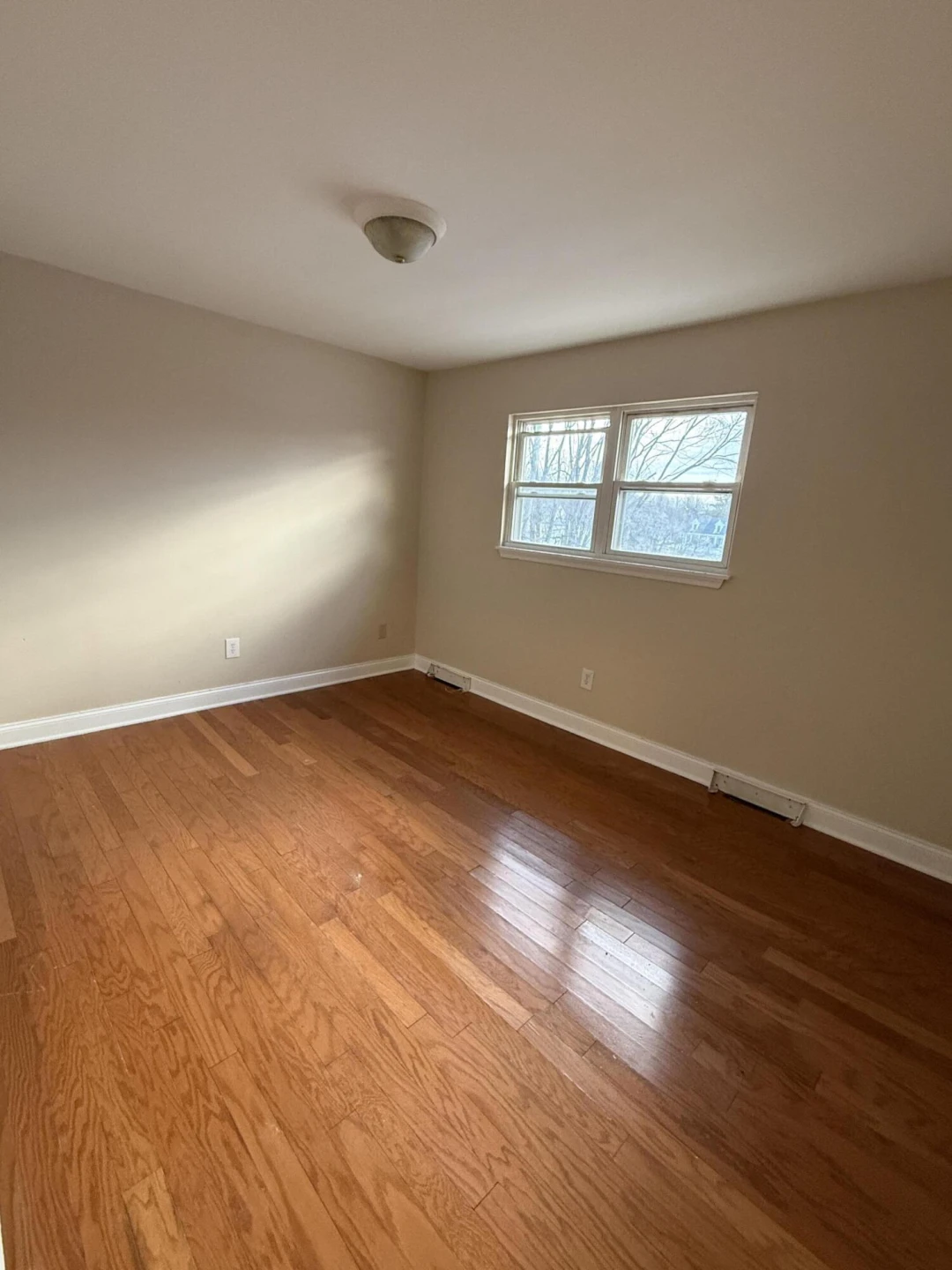 1608 Eastern AVE NE - Photo 9