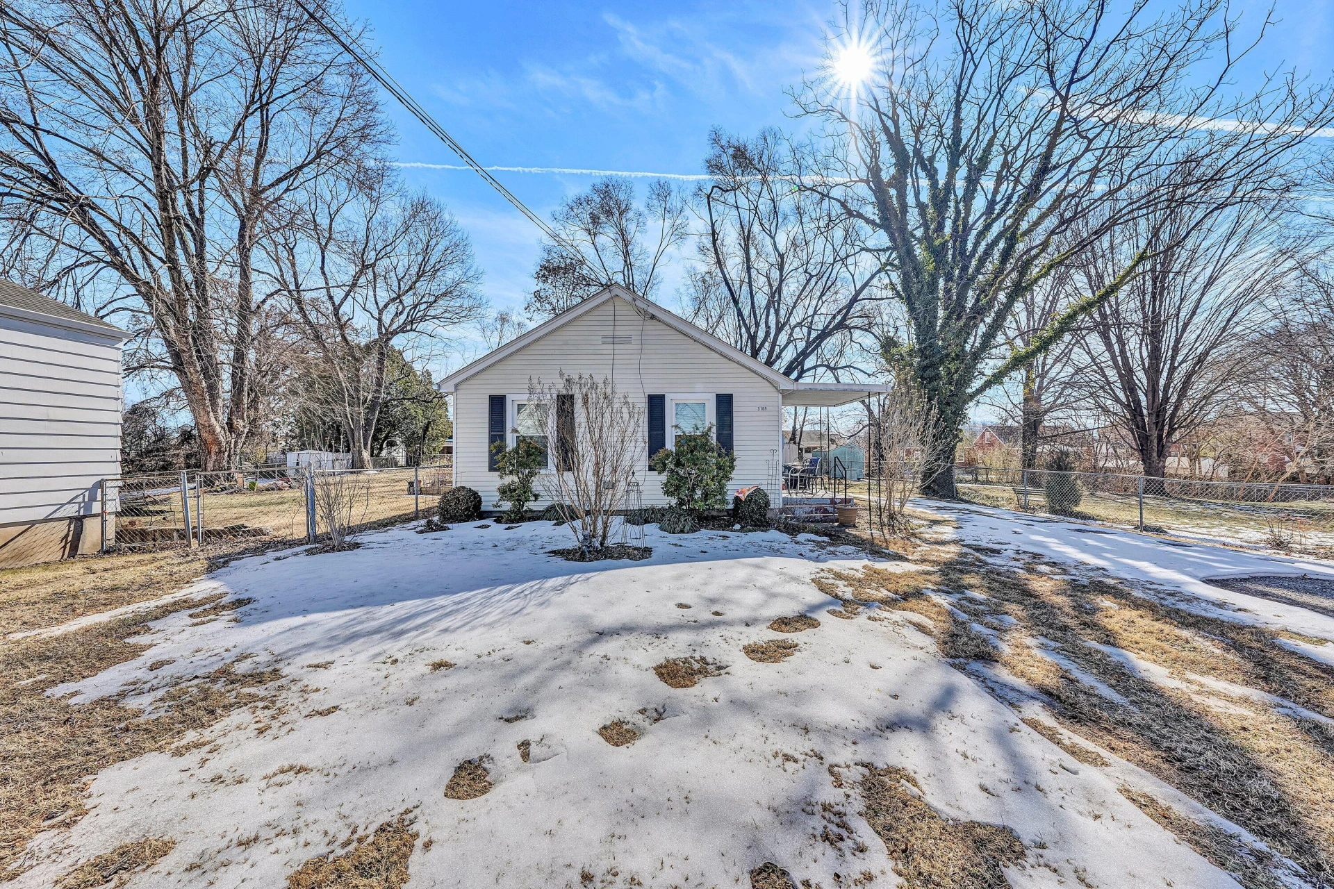 3109 Maplelawn AVE NW - Photo 2