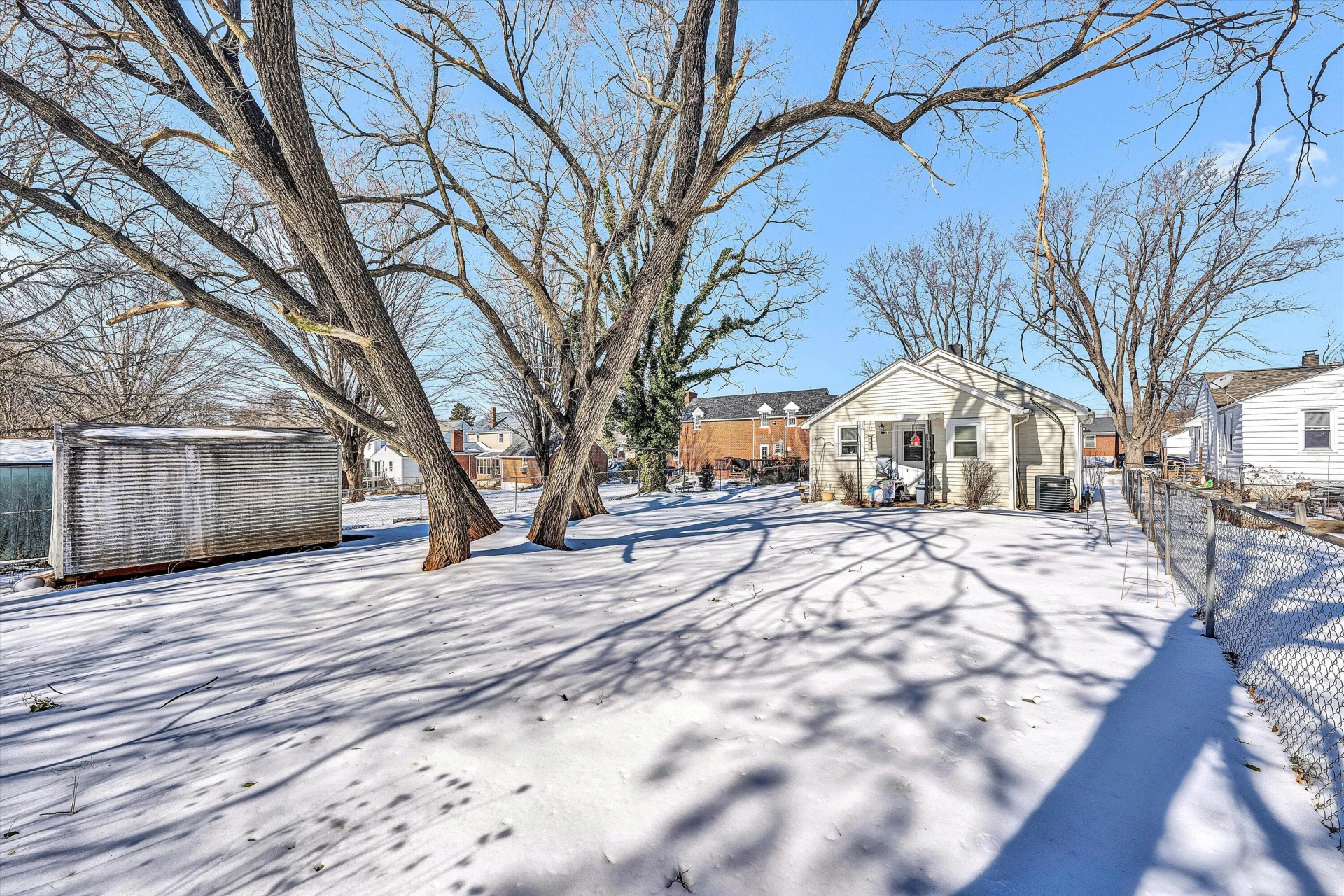 3109 Maplelawn AVE NW - Photo 9