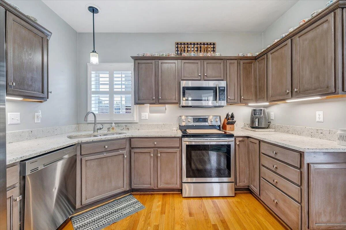 2525 Fountain LN - Photo 16