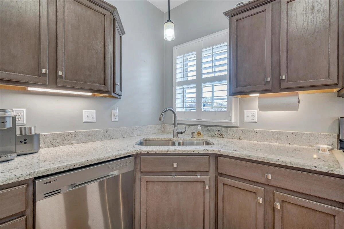 2525 Fountain LN - Photo 19