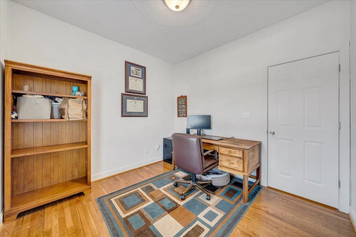 2525 Fountain LN - Photo 30