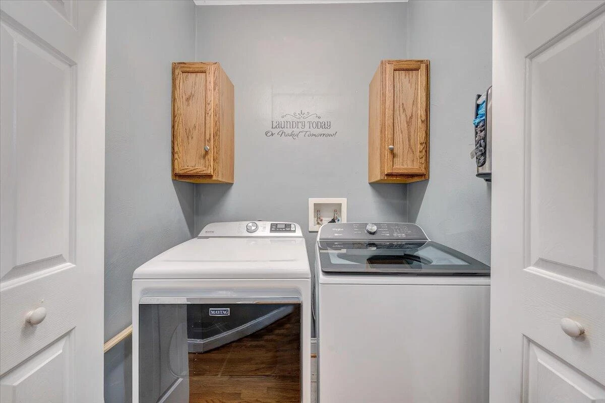 2525 Fountain LN - Photo 32